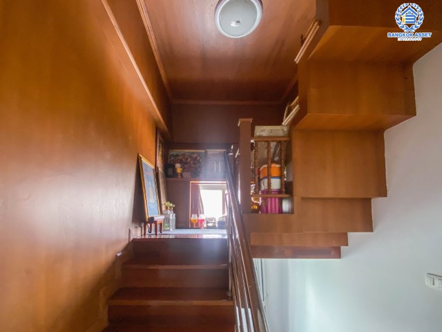 *****บ้านเดี่ยวมือสองย่านกรุงเทพฯ ม.สิริกานต์3 บางใหญ่-กาญจนาฯ เนื้อที่กว้างเกือบ 67 ตร.ว. พร้อมฟังก์ชัน 4 ห้องนอน 3 ห้องน้ำ ที่จอดรถ 2 คัน สภาพสวย พร้อมเข้าอยู่ แถมฟรี! เครื่องปรับอากาศ 6 เครื่อง บนทำเลแห่งการเดินทาง ใกล้รถไฟฟ้าสายสีม่วง "สถานีคลองบางไผ่" และทางด่วน "ศรีรัช"